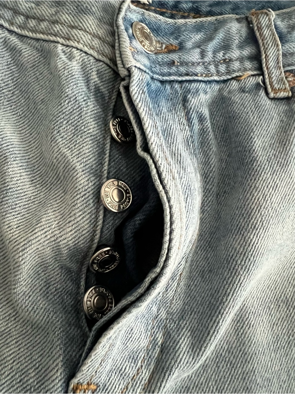 We the Free button fly raw hem jeans size 25 100% cotton - Picture 3 of 5